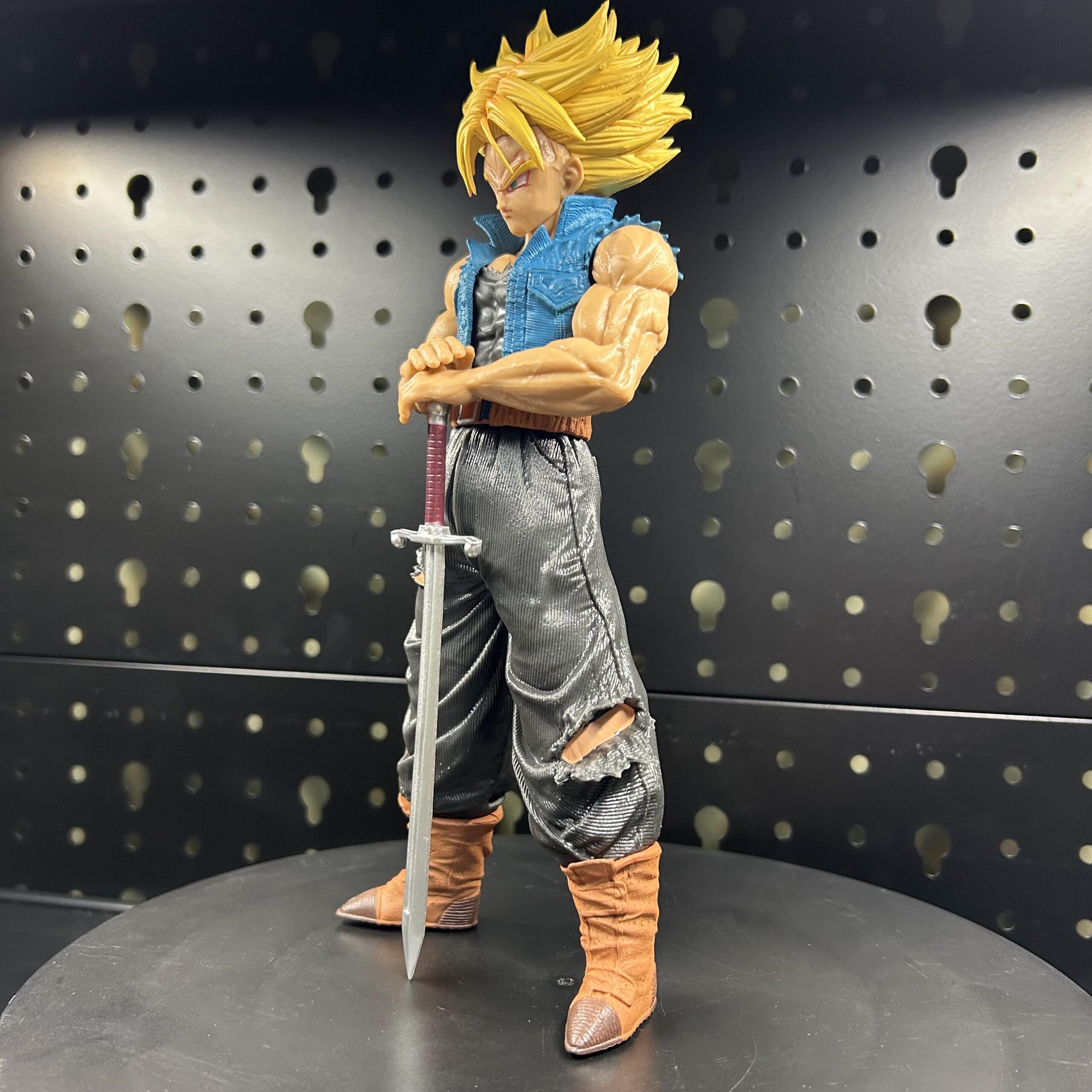 Mô Hình Trunks Chống Kiếm-13