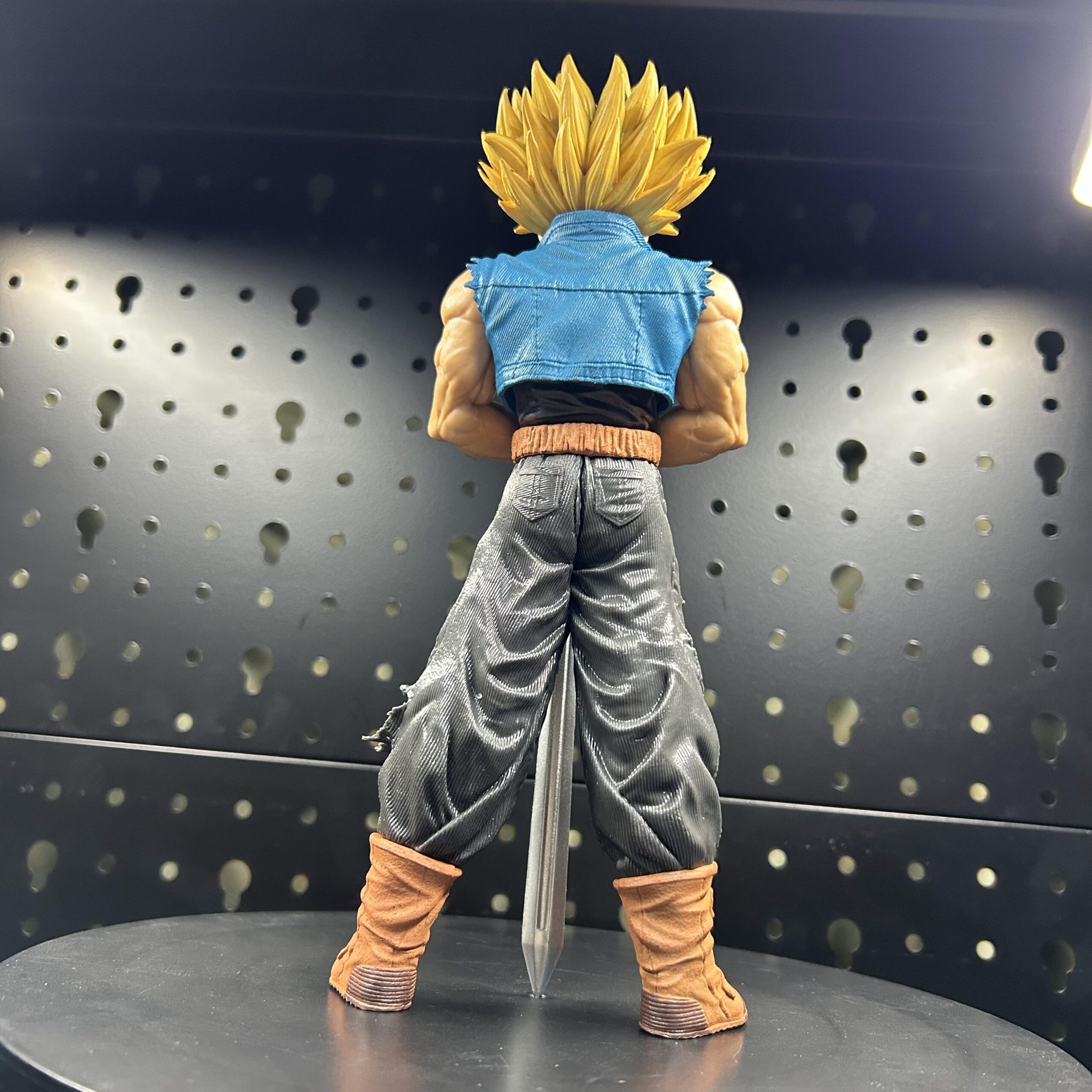 Mô Hình Trunks Chống Kiếm-17