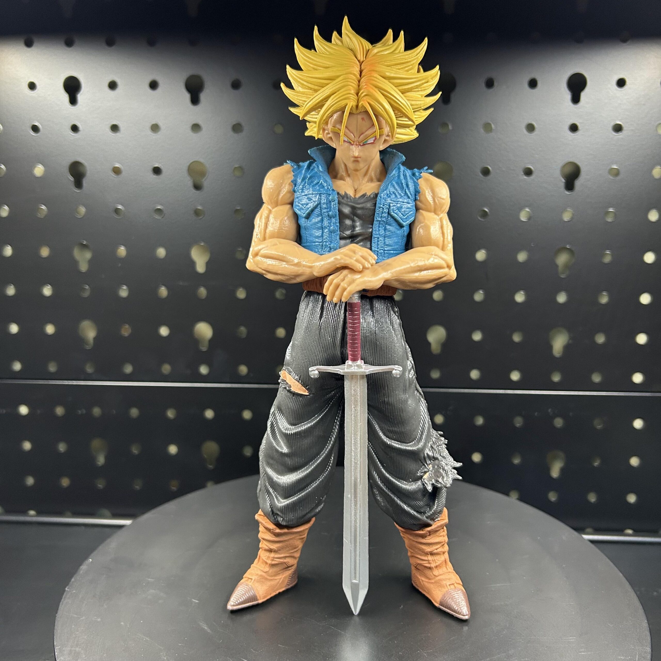 Mô Hình Trunks Chống Kiếm-2